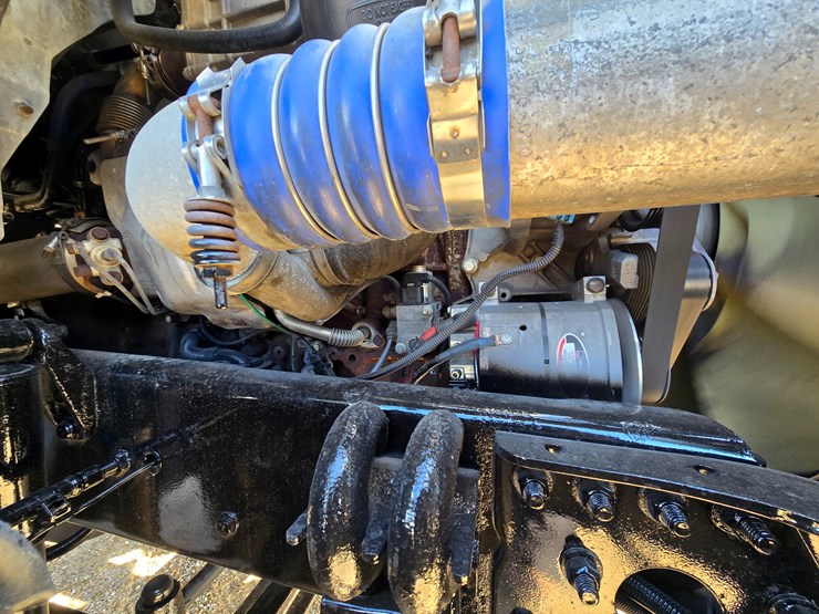 2012-freightliner-cascadia-113-image-43