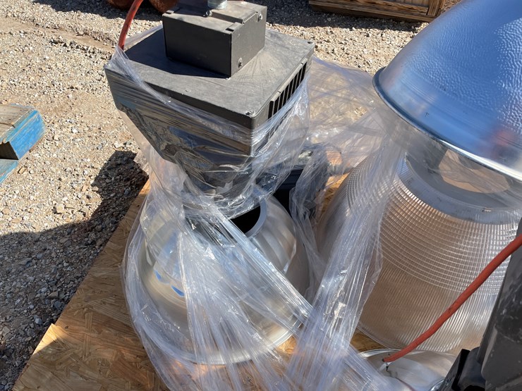 #3188-•-light-fixtures-image-12