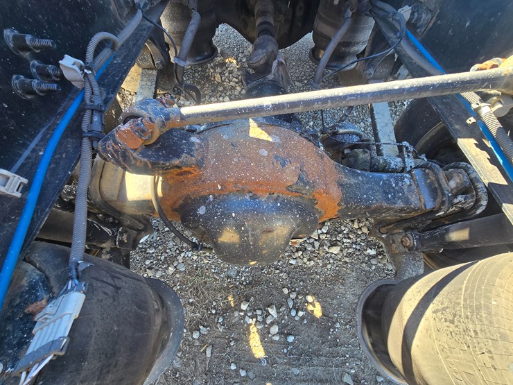 2014-freightliner-cascadia-125-image-86