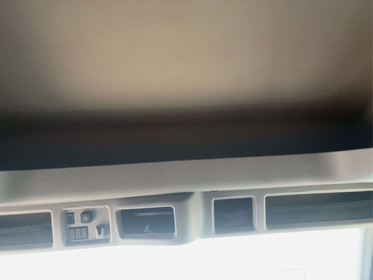 2019-volvo-volvo-vnl-tandem-axle-dual-conventional-new-generation-tractor-truck-image-42