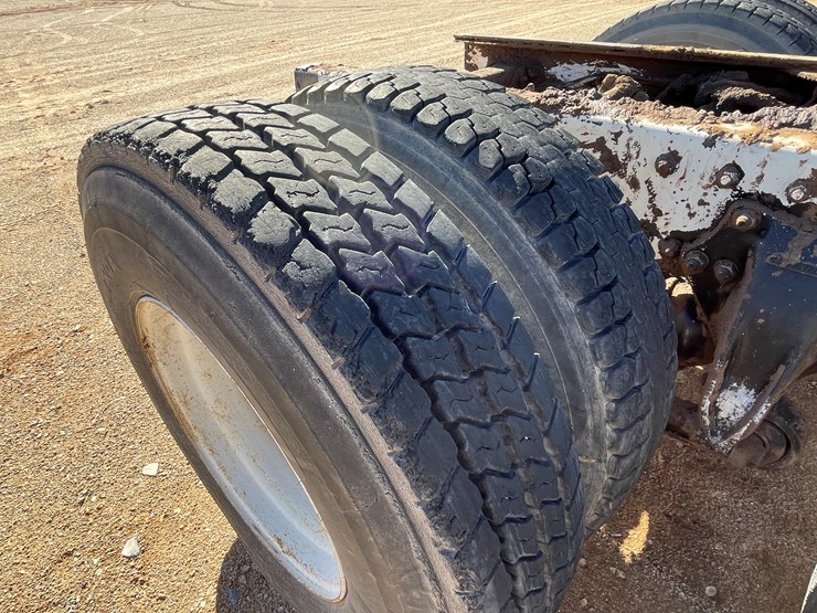 1996-freightliner-fl80-image-114