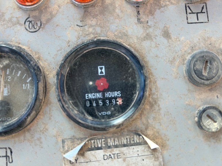 2004-deere-755c-image-74