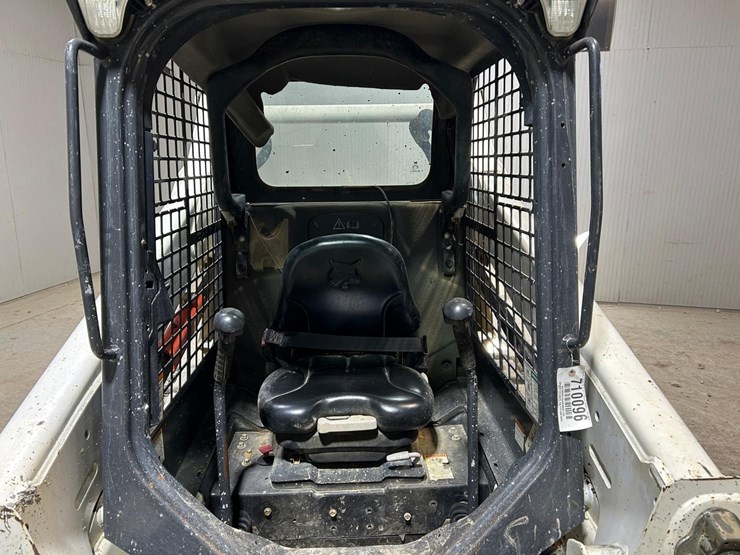 2017-bobcat-t590-image-12