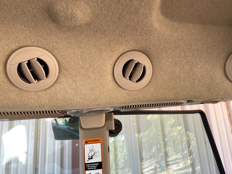 2019-john-deere-r4023-image-32