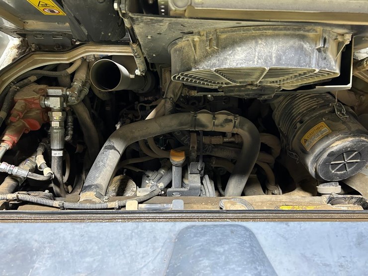 2022-takeuchi-tl8r2-image-16