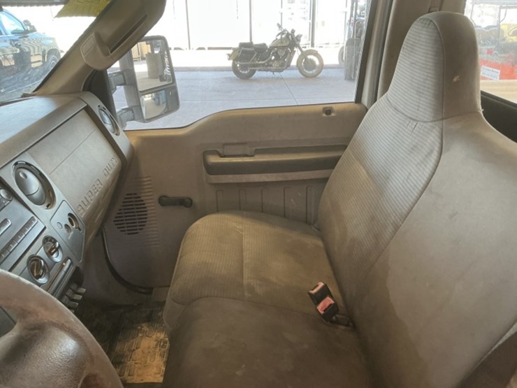 2009-ford-f550-image-19