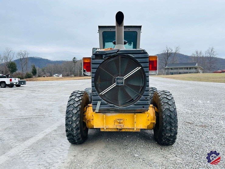 2003-volvo-g710b-image-6