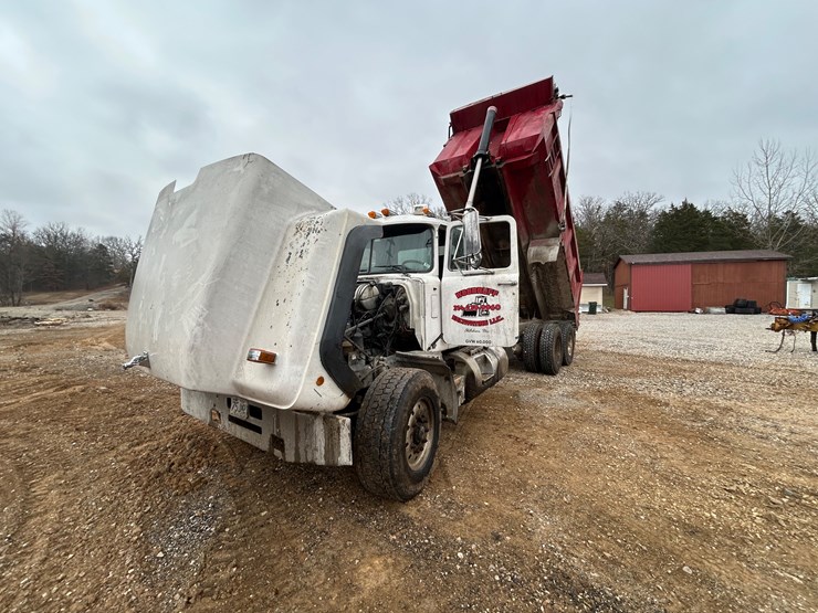 2001-mack-rd688s-image-77