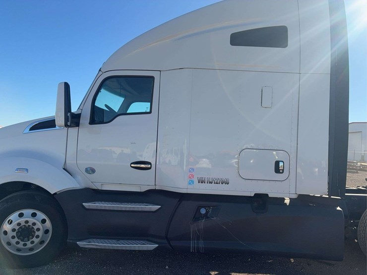 2017-kenworth-t680-image-16