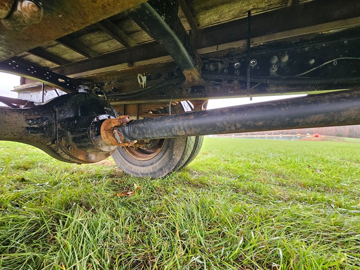 1999-freightliner-fl70-image-76