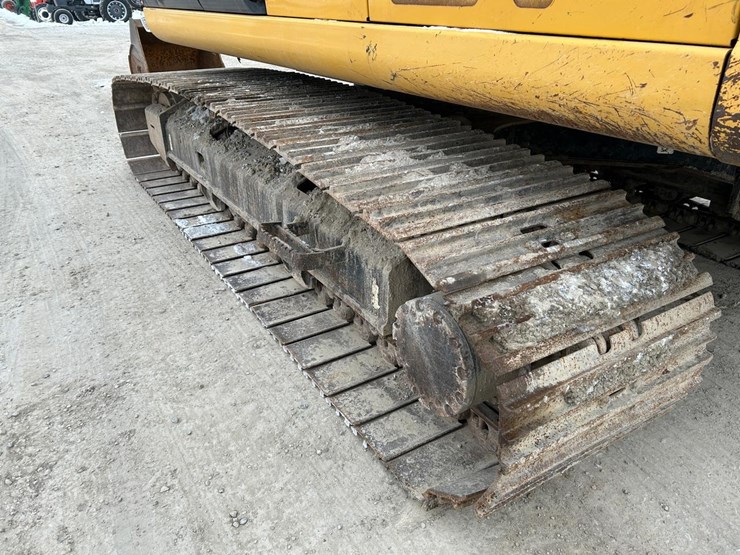 2019-deere-210g-lc-image-18