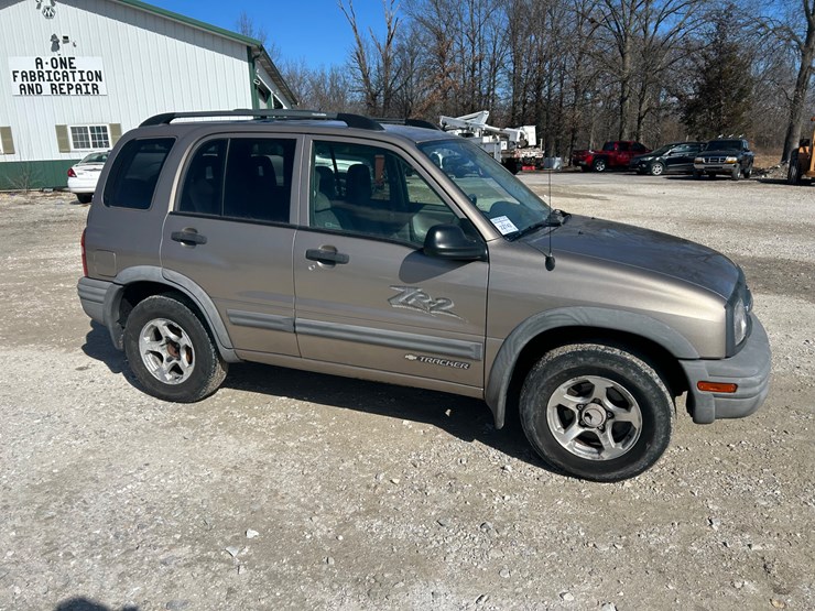 2003-chevrolet-tracker-image-14