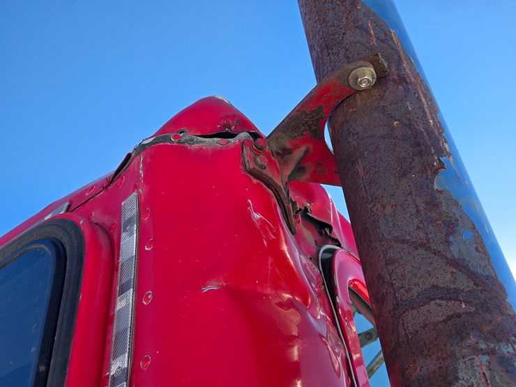 1996-peterbilt-385-image-94