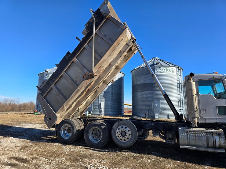 1999-kenworth-t800-image-44