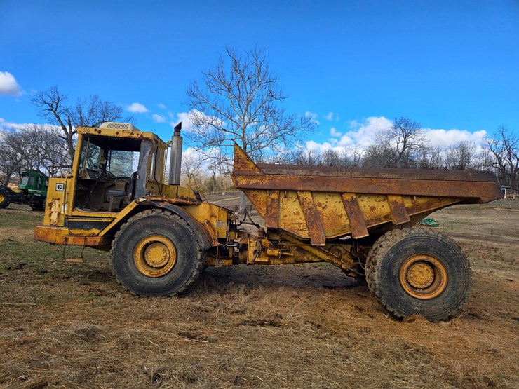 caterpillar-d25c-image-8