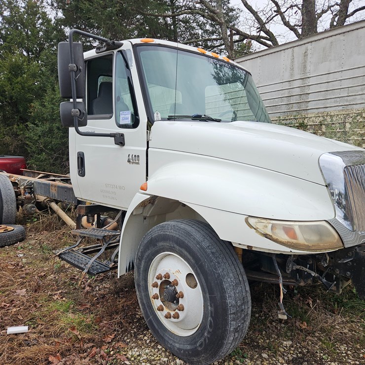 2004 INTERNATIONAL DURASTAR 4300