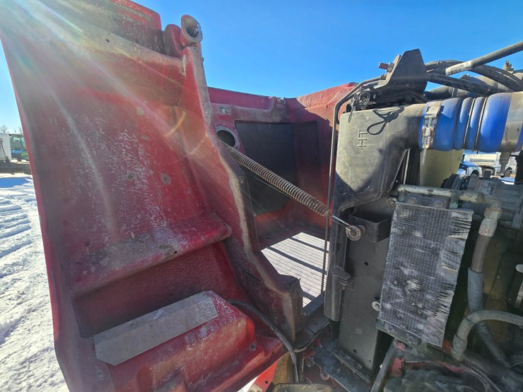 1996-peterbilt-385-image-42