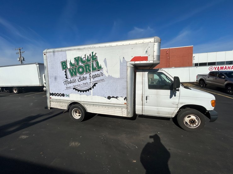 2006-ford-e450-image-24