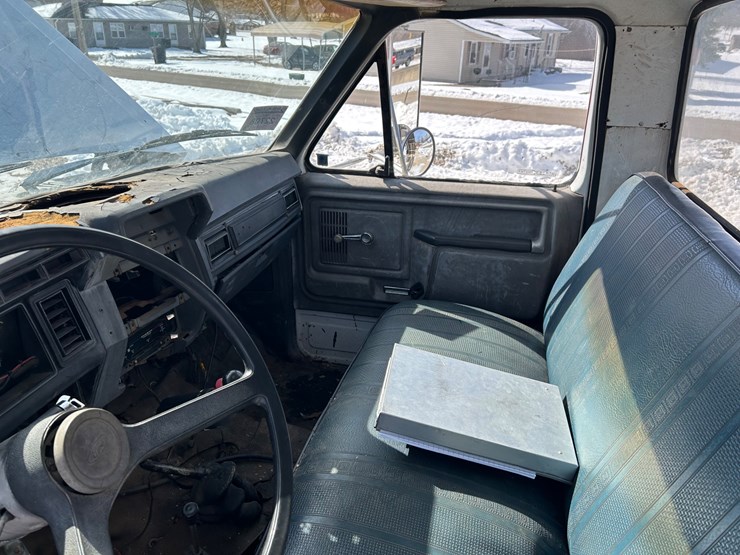1984-ford-f700-image-95