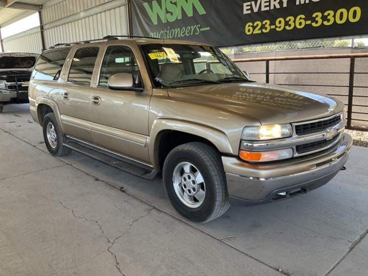 2001-chevrolet-suburban-image-2