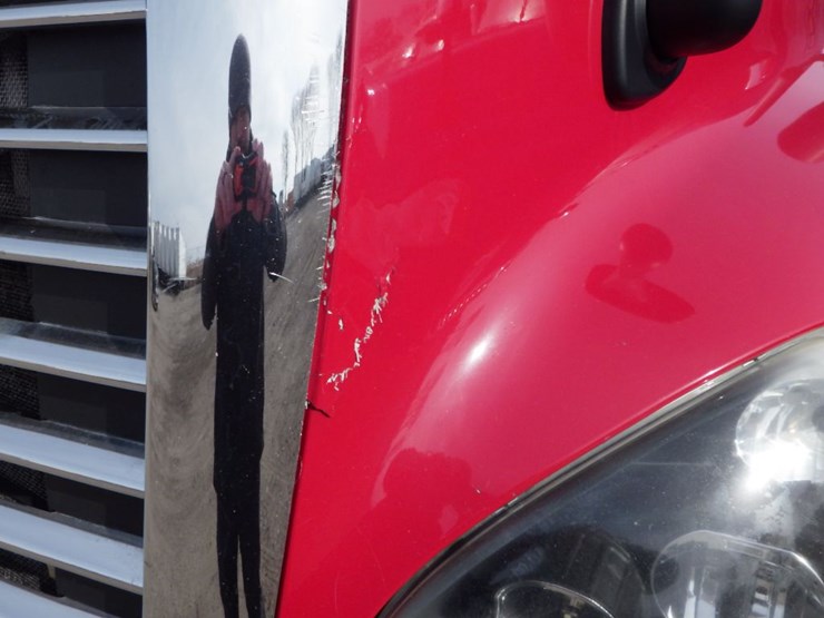 2015-freightliner-cascadia-125-image-2