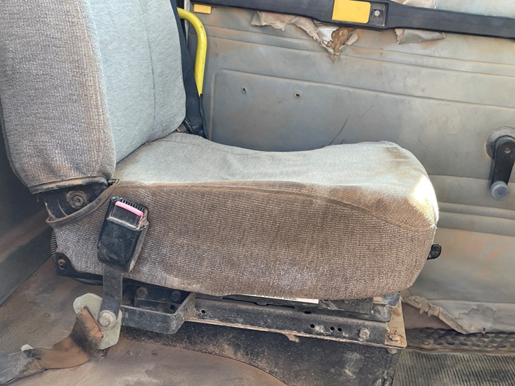 1996-freightliner-fl80-image-142