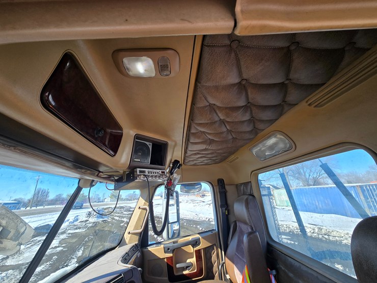 2012-freightliner-coronado-132-image-61