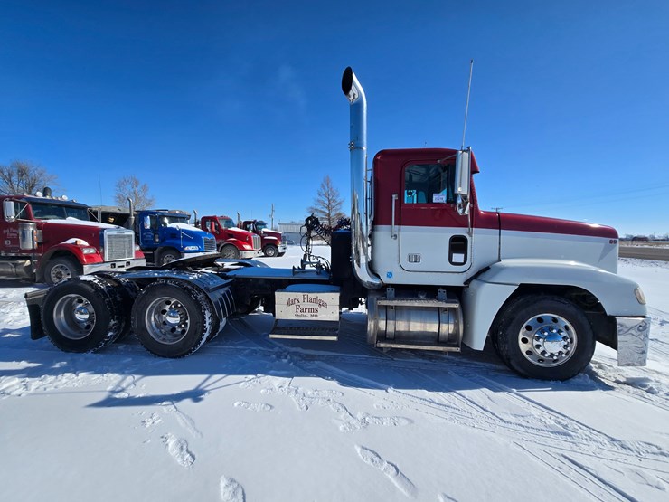 1995-freightliner-fld120-image-31