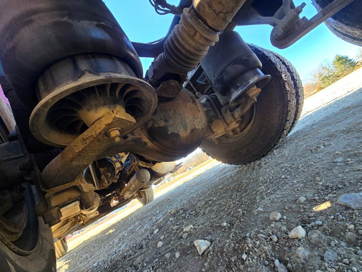 2002-freightliner-columbia-120-image-74