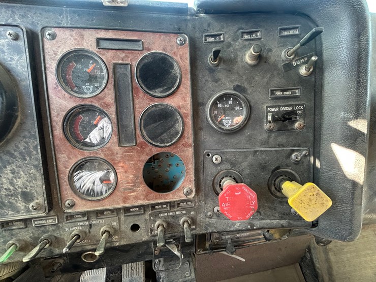 1994-international-9400-image-105