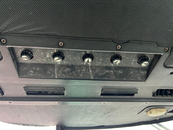 john-deere-4040-image-25