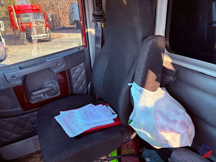 2018-freightliner-sd122-tri-axle-dump-truck-image-68