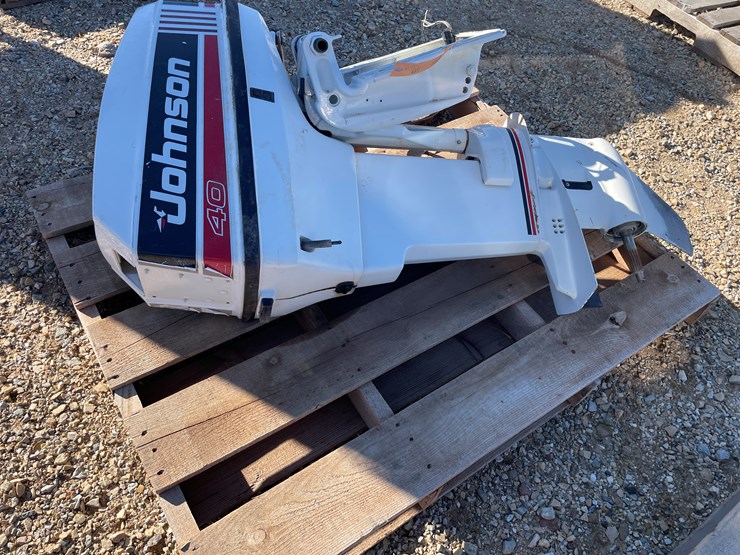 #3300-•-boat-motor-image-6