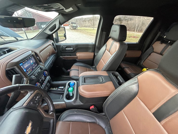 2021-chevrolet-silverado-3500-image-34