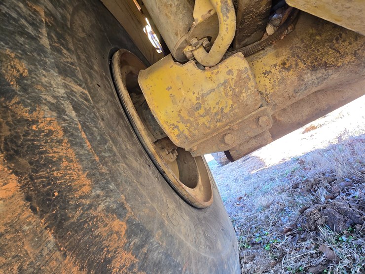 caterpillar-d25c-image-93