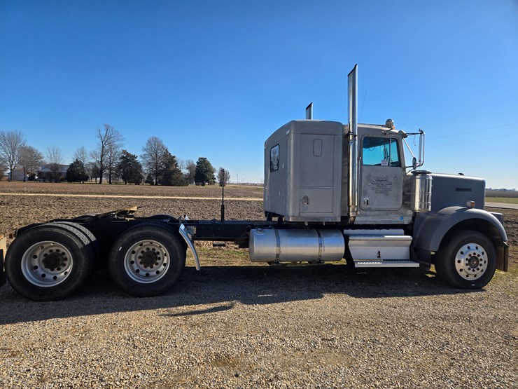 1986-kenworth-w900b-image-22