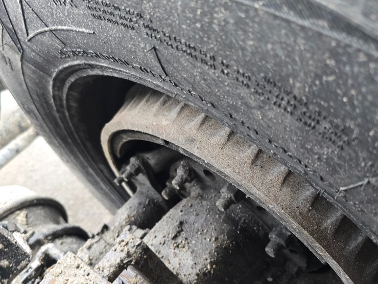 2020-peterbilt-567-image-100