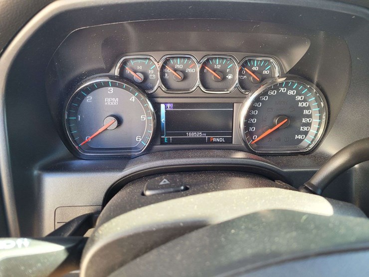 2019-chevrolet-silverado-1500-lt-image-17