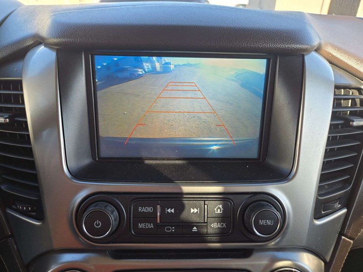 2016-chevrolet-tahoe-lt-image-16