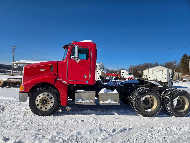 1996-peterbilt-385-image-7