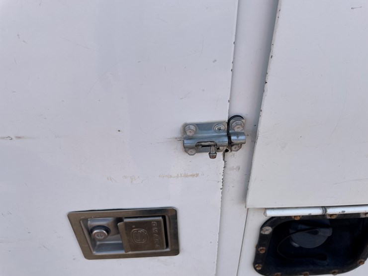 2012-dodge-2500-image-37