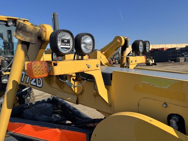 2008-deere-772d-image-21