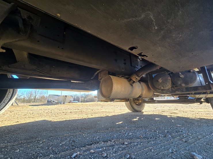 1996-freightliner-fl70-image-78