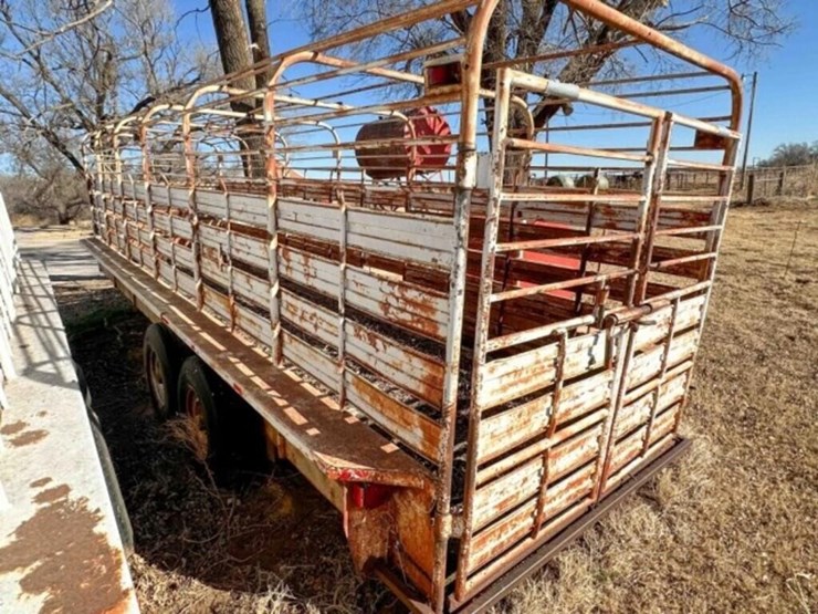gooseneck-livestock-trailer-image-5