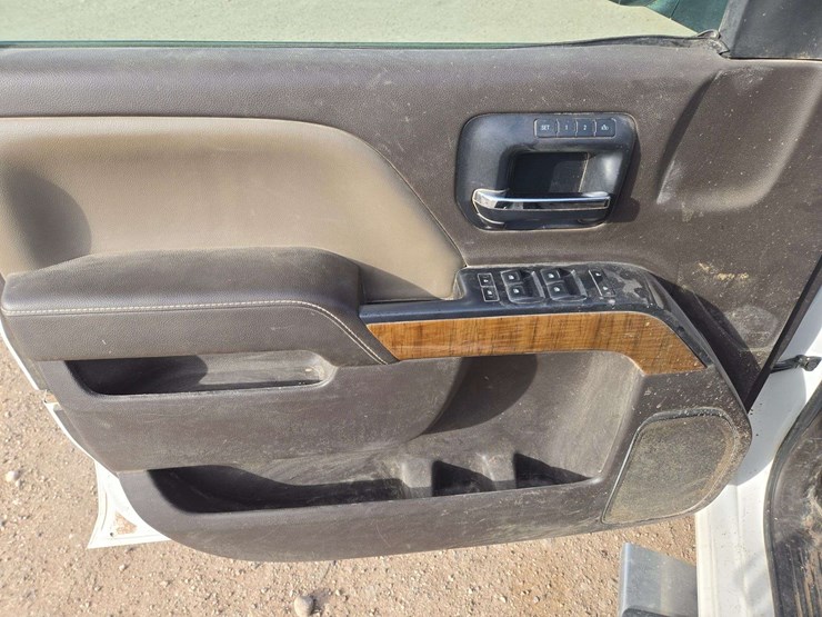 2015-gmc-sierra-1500-slt-image-11