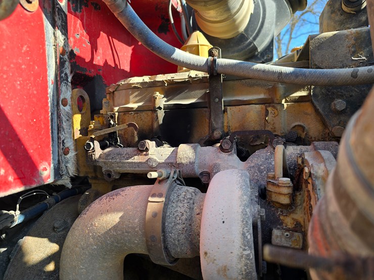 1999-peterbilt-330-image-40