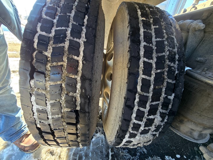 2012-freightliner-coronado-132-image-80