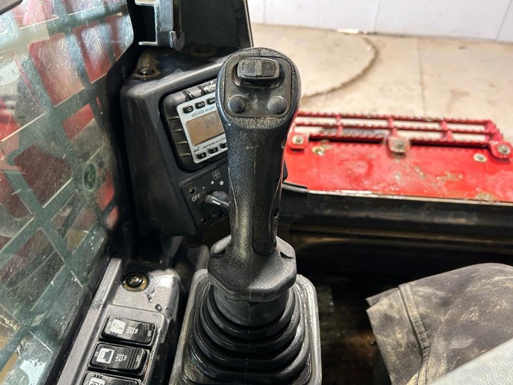 2022-takeuchi-tl8r2-image-21