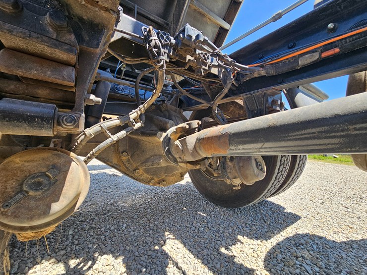 2012-peterbilt-382-image-101