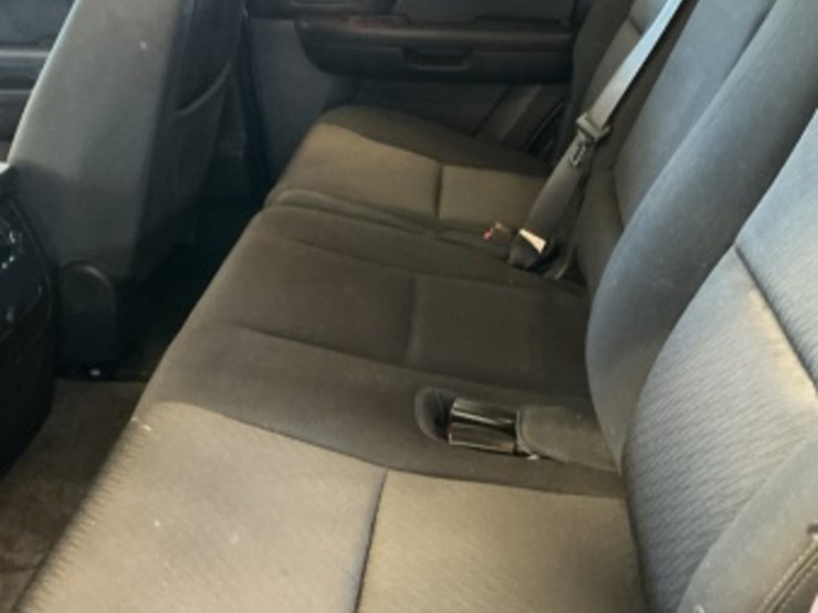 2013-chevrolet-tahoe-image-24